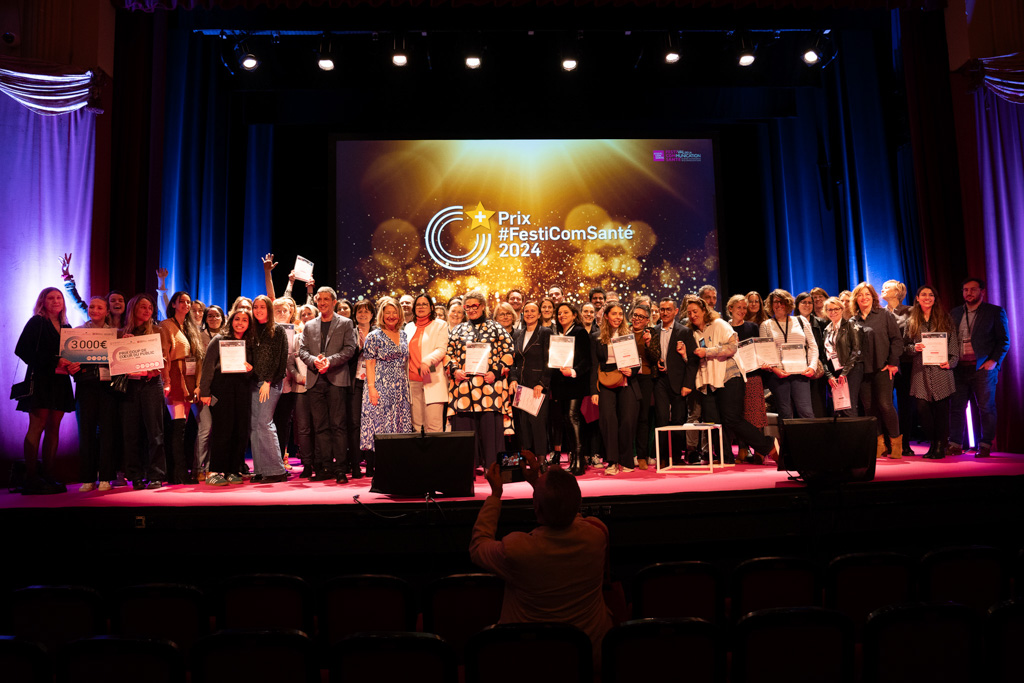 ❤️❤️❤️ Voici le palmarès de la saison 33 du #Festicomsante 🎉 festivalcommunicationsante.fr/le-palmares-de… Et en détails ⬇️ 🏆 Prix #Festicomsante Catégorie communication association de patient Prix Argent 🥈 pour « Le poids de vos mots » CNAO @CNAObesite - @BETCParis 🏆 Prix #Festicomsante