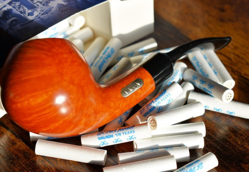 Turmeaus's tweet photo. For years, Vauen has been fulfilling the individual wishes of pipe lovers with skilled workmanship, modern technology, and experience.
#turmeaus #vauen #vauenanniversary #limitededition #pipe #pipes #pipesmoking #pipesmoker #pipephotography #tobaccopipe #pipetobbaco #lighters https://t.co/xQ5bpnZGs1