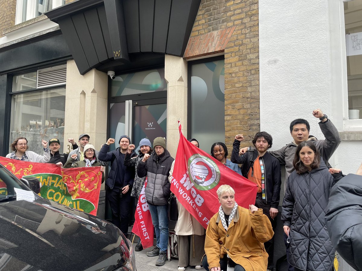 Erik Porter is the Chair of @RootedFinance who have fired 67% of their frontline staff after trying to unionise. Today we held a demo outside his employer @wagestream, asking Erik to do the right thing and reinstate the workers. It’s time to step in for the good of the charity.