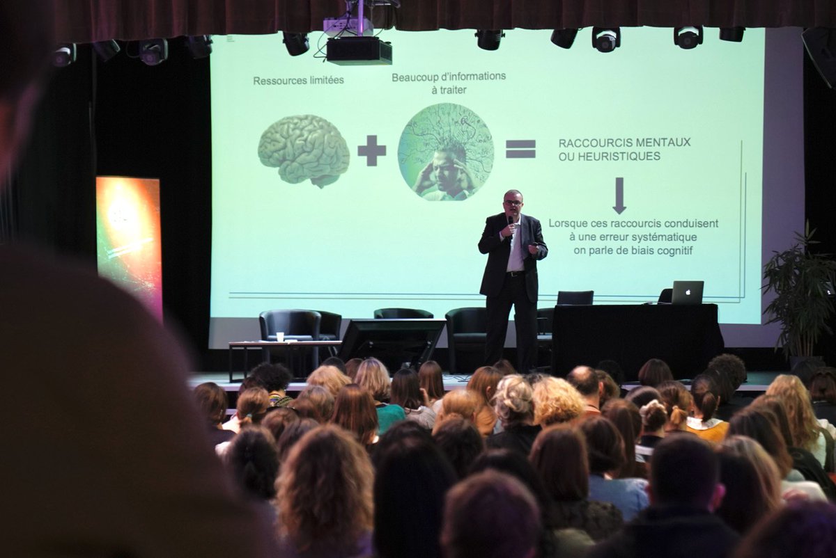 ✅ Clôture de ces 2 jours dédiés à la #cominterne avec Stéphan Giraud, directeur de projets à la <a href="/_DITP/">Transformation publique</a>, qui s’appuie sur les fondamentaux des sciences comportementales pour accompagner au mieux, en interne, les changements de comportements 💡🧠