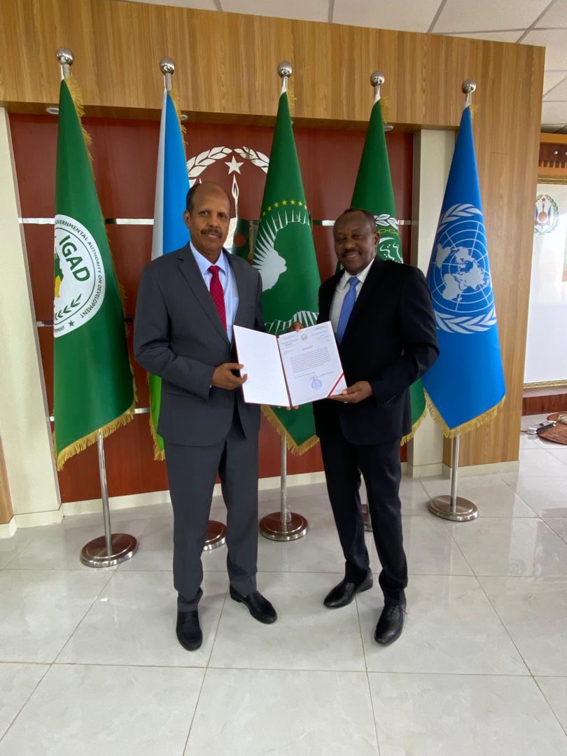 Today Mr Abdourahman Elmi Ismael has been granted an exequatur and starts operating as the Polish Honorary Consul in the Republic of Djibouti. Thank you @ymahmoudali for your assistance. 🇵🇱🤝🇩🇯
