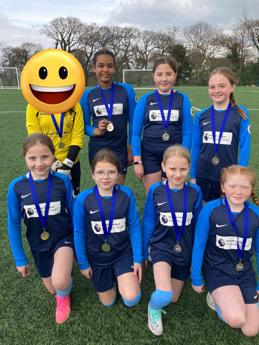 Tîm pêl-droed merched wedi cystadlu yn nhwrnamaint ysgolion Sir Conwy. Chwarae brwd ac ymdrech gorau glas gan bawb - gwych 👏 Girls football team competed in the Conwy Schools Tournament. Plenty of enthusiasm and they showed their very best effort - brilliant 👏