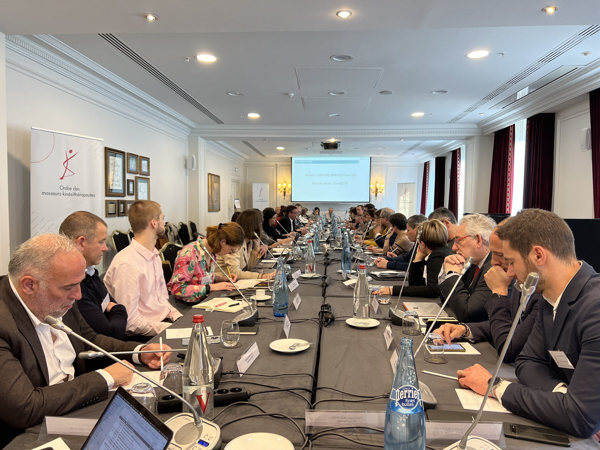 Je me réjouis de nos échanges entre élus <a href="/cnomk/">Ordre des masseurs-kinésithérapeutes</a> et représentants de la profession, lors du séminaire de réflexion pour évoquer les pistes d’évolution de la kinésithérapie.  Quel plaisir de vous retrouver et de constater notre envie de voir avancer une profession essentielle !