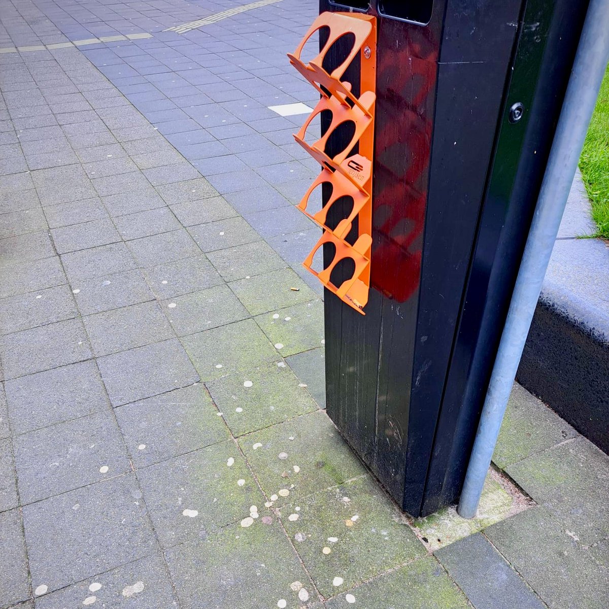 Geweldig nieuws! Na 3 jaar trouwe dienst elders, zetten we vandaag voor het eerst onze GumFree in op de universiteit. Verwijderen van kauwgom was nog nooit zo eenvoudig dankzij hun unieke en gepatenteerde systeem. Milieuvriendelijk en snel! #GumFree  #Universiteitutrecht