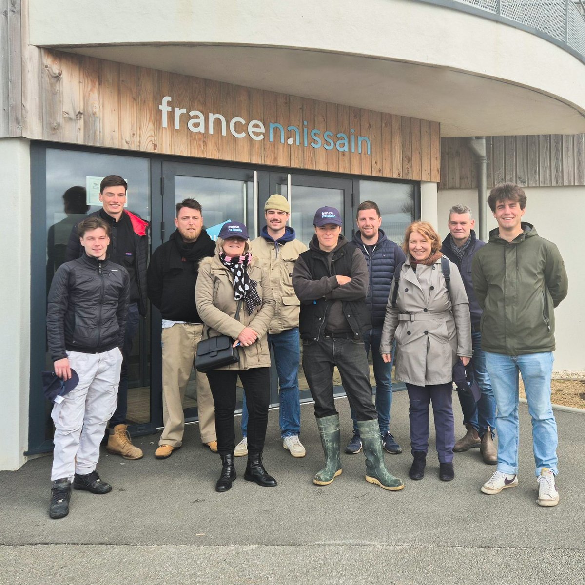 🦪Transmettre la passion et le savoir-faire de l'élevage, un pilier chez France Naissain. Les visites proposées aux étudiants permettent une découverte concrète de nos pratiques et environnement de travail. Puissent-elles nourrir les vocations des générations futures ! #formation