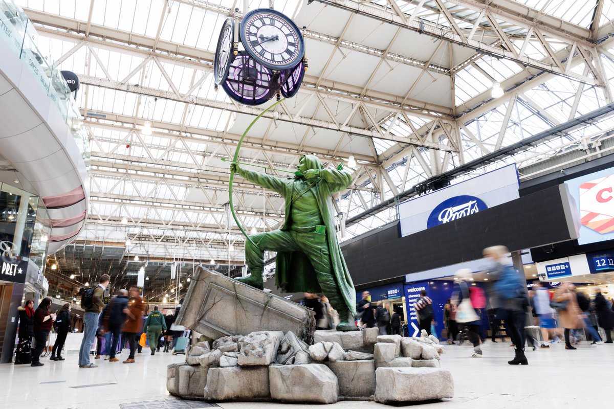 Robin Hood isn’t the only surprise for UK investors today…

🇬🇧 From today, Robinhood is now available to everyone in the UK 🇬🇧

This means:
✅No commission fees or foreign exchange fees on trades
✅Access to more than 6,000 global companies listed on US markets
✅5% earning on