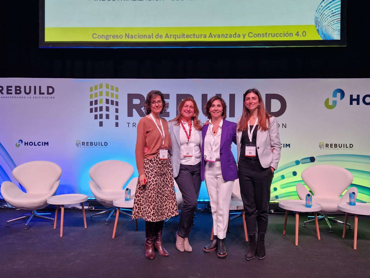 Hoy en @rebuildexpo @IFEMA conociendo de cerca las novedades del sector y compartiendo tiempo con colegas y amigas como Ana Palencia, Ana Espinel y Sonia Hernández Mompou ¡Una jornada muy interesante! #ArquitecturaSaludable #Neuroarquitectura #HealthyBuildings