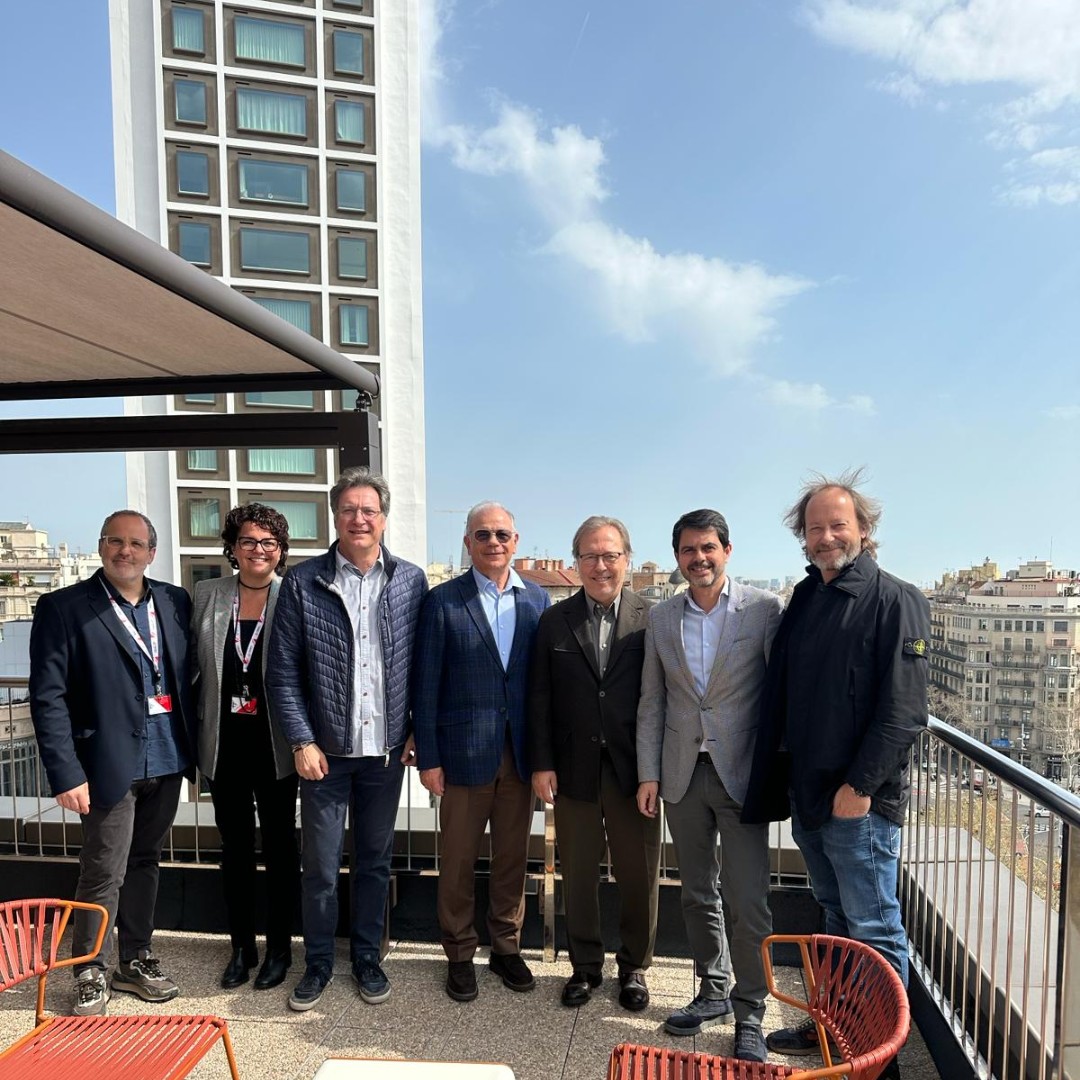 Cambra de Comerç de Barcelona (@cambrabcn) on Twitter photo El president de la #CambraBCN <a href="/DrSantacreu/">Josep Santacreu</a> i el president de la #CambraAnoia, Xavier Badia, es reuneixen amb l'alcalde d'Igualada <a href="/marccastells/">Marc Castells</a>.
🤝 Han tractat possibles aliances amb l'<a href="/ajigualada/">Ajuntament Igualada</a> per desenvolupar espais i projectes al servei de les empreses de la comarca. El president de la #CambraBCN <a href="/DrSantacreu/">Josep Santacreu</a> i el president de la #CambraAnoia, Xavier Badia, es reuneixen amb l'alcalde d'Igualada <a href="/marccastells/">Marc Castells</a>.
🤝 Han tractat possibles aliances amb l'<a href="/ajigualada/">Ajuntament Igualada</a> per desenvolupar espais i projectes al servei de les empreses de la comarca.