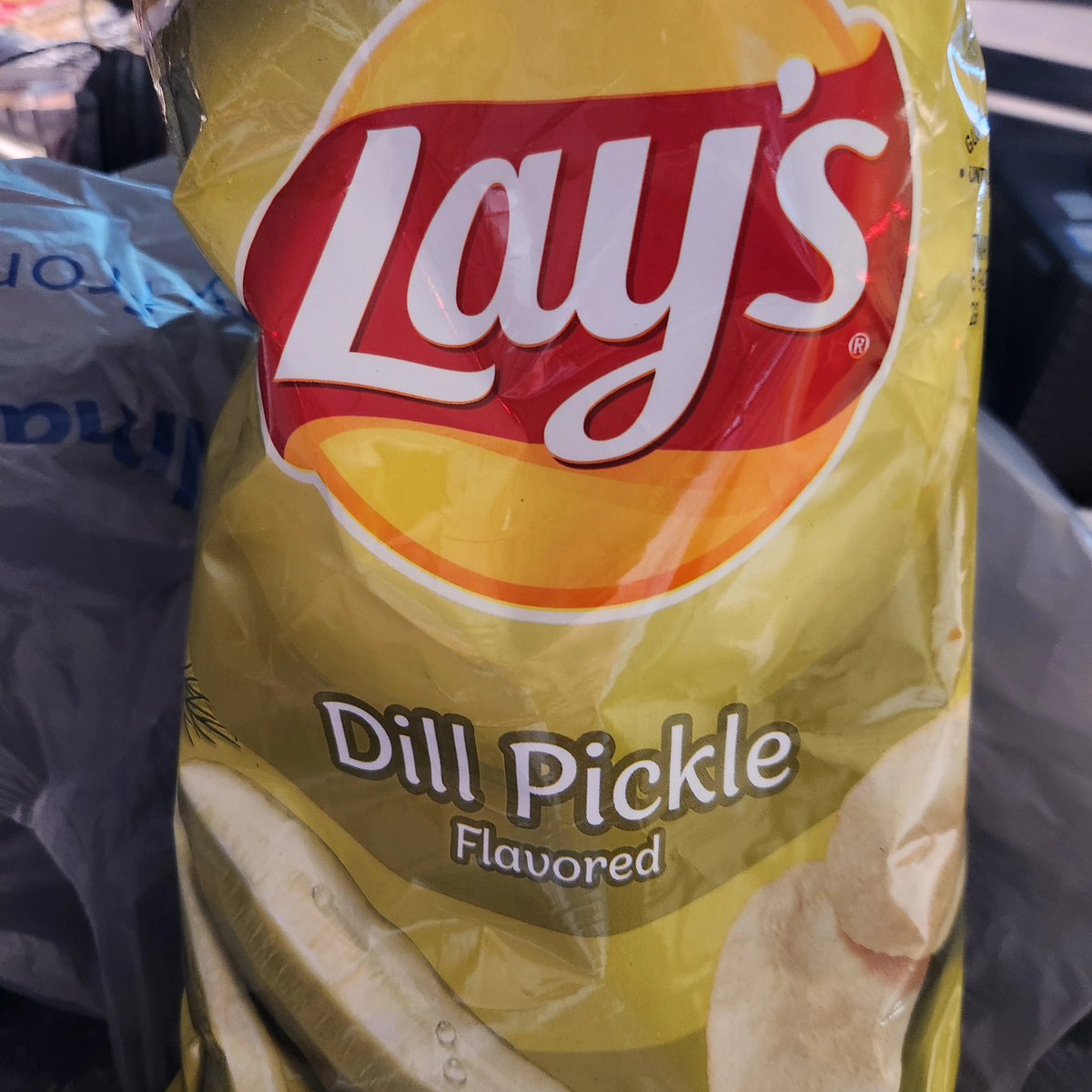 Today's #tastetesttuesday was one we've been looking for and finally found it at the Walmart on Cortaro.  The Lay's Dill Pickle Flavored Potato Chip.  We all loved them!!  So good.  Lay's nailed the dill pickle flavor.