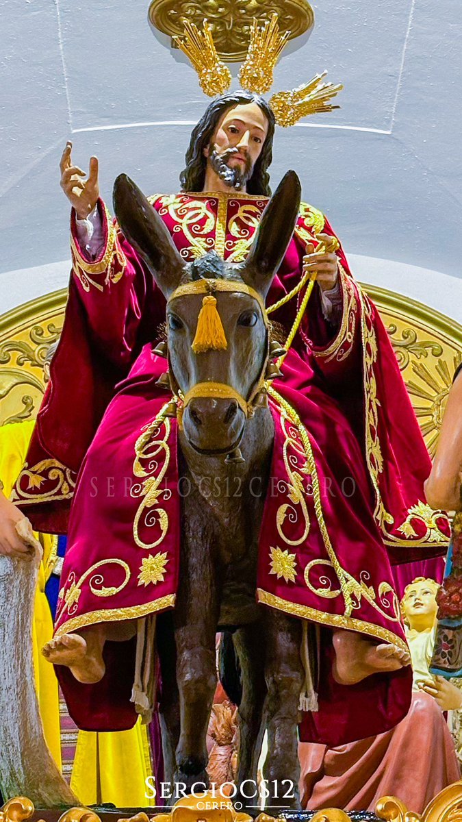 Y volverás a ser en cinco días el Rey de Reyes, y entrarás entre vítores y hosannas, de Rey, en el Jerusalén pacense. 

#cs12 #sanroquedr24 #SSantaBA24 #BadajozCofrade #fotocofrade @BadajozSanRoque