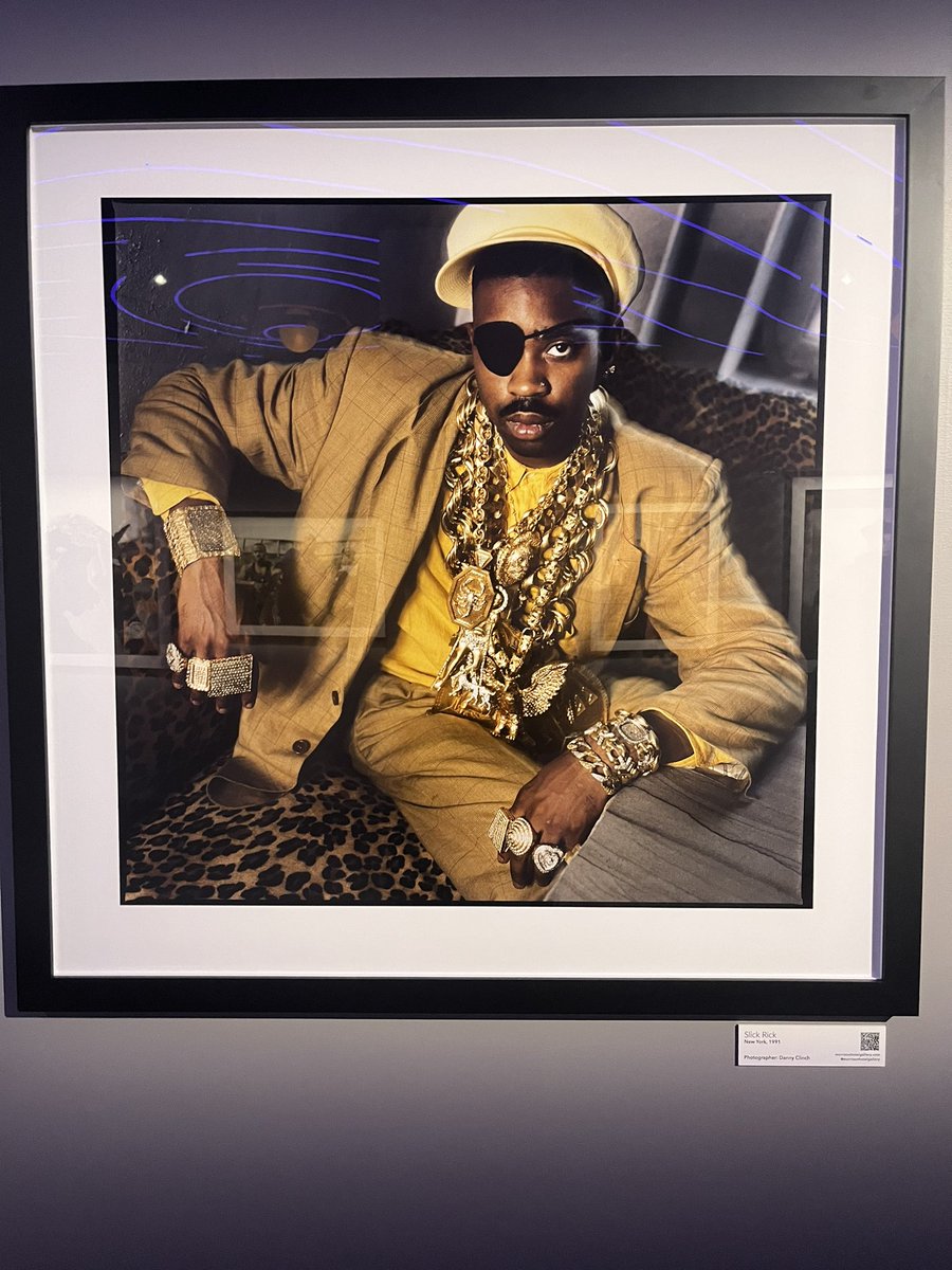 DrewJWhite_5's tweet photo. Gotta go check it out.  Hip Hop til Infinity museum. https://t.co/EBkz9w9Hwy