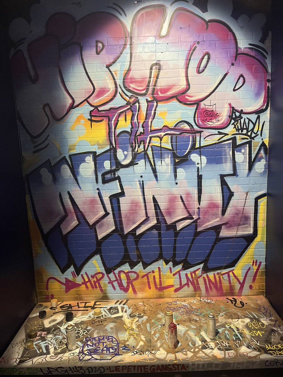 DrewJWhite_5's tweet photo. Gotta go check it out.  Hip Hop til Infinity museum. https://t.co/EBkz9w9Hwy