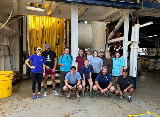 TAMUArtSci's tweet photo. Let's keep #StudentResearchWeek going with @tamu_ocean 🌊 Every year, undergraduate students in the department can gain professional experience through research cruises. 🚢 Here, students get a first-hand look into what oceanographer fieldwork entails! 👍
https://t.co/990P9cUbef https://t.co/eMuxcLCQ72