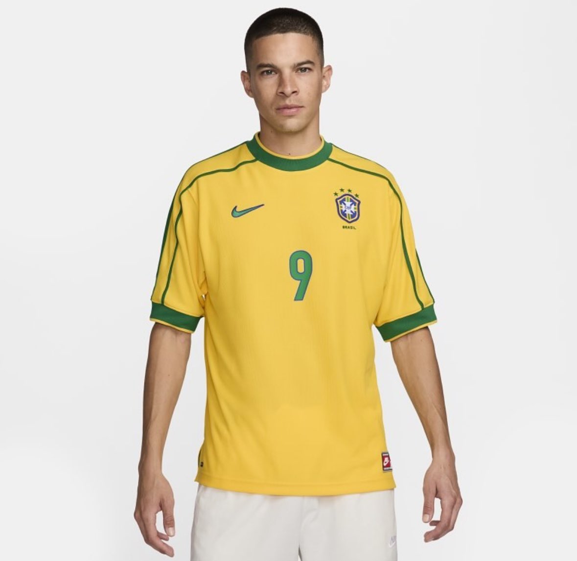 RapMais's tweet image. 🚨 Nike vai relançar clássica camisa usada por Ronaldo Fenômeno na Copa de 98 🤯
