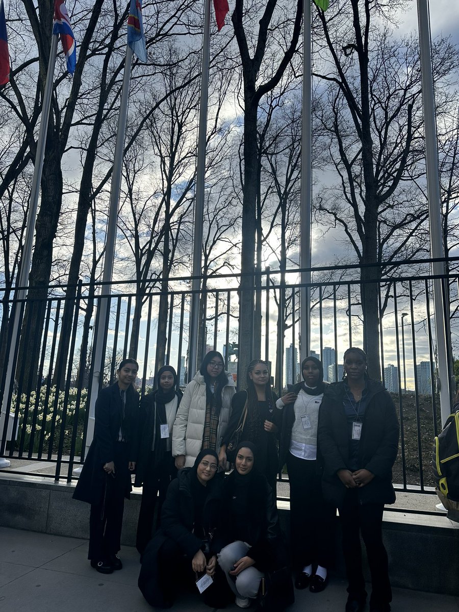 #GlobalGirlLeading students @MulberryTH @MulberryAS @MSGreenCollege @MulberryUTC have arrived @UN for day 1 of the @UNISNYC #UN conference ‘Equal Rights Equal Heights: Climbing the Ladder of Gender Equality’ & look forward to a day of debates. #GenderEquality