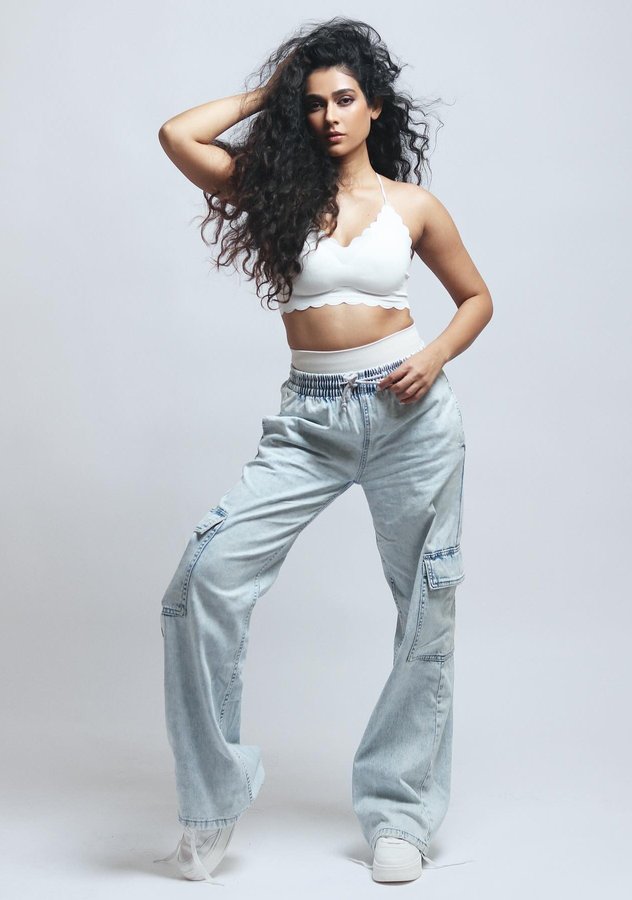 GJCuVYnWMAAadJb?format=jpg&name=900x900