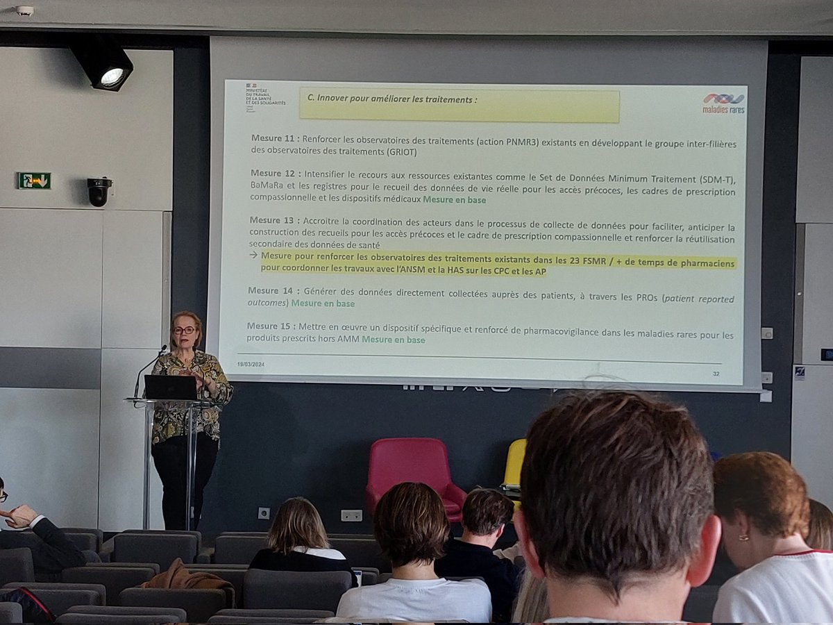 🔴 Anne-Sophie Lapointe, cheffe de projet à la #DGOS a pu présenter les orientations du futur plan national maladies rares #PNMR4 avec un focus sur le financement des #CRMR lors de la journée @RespiRare_FR :
🔹️maillage territorial ;
🔹️mieux diagnostiquer ;
🔹️innover...