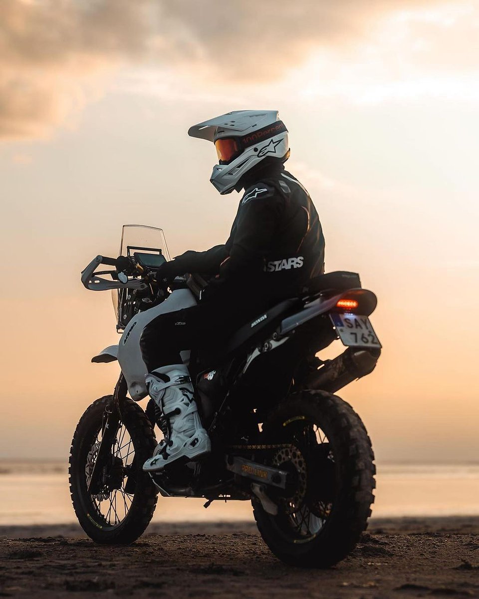 js_accessories's tweet photo. Save up to 52% on Alpinestars S-M5 helmets, which anchor our extensive MX range - high-tech shells with multi-density EPS target impact forces uniquely across zones for superior dispersion: exceptional ventilation and anti-bacterial lining.
#SM5 #MotorcrossHelmet #MXProtection https://t.co/voFKDdIJ1T