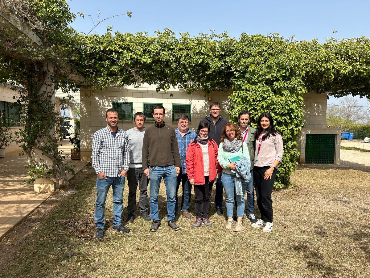 jcamposrivela's tweet photo. Ens hem reunit a @irtacat-Amposta el integrants del Grup Operatiu per control de cotonet de Sudàfrica i mosca blanca del cítrics: Exportadora d’Agris d’Alcanar, @SOLDEBRE, Cítrics La Canareva, Cítrics Terres de l’Ebre, Montfruits, @coopagrariesCAT i @agriculturacat https://t.co/XufY3ZeTeX