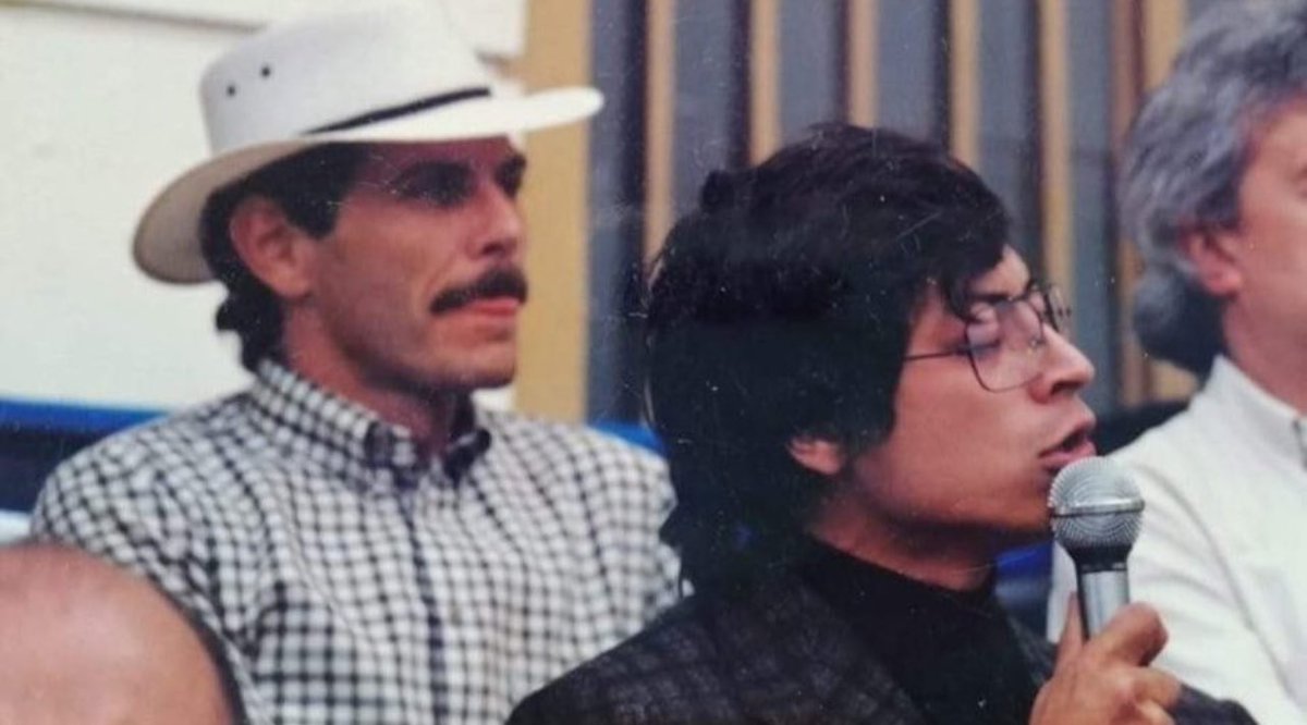 Jhonffonseca's tweet image. ¿Crees que Pizarro y Petro son unos CRIMINALES?

Si =❤️
Obvio = 🔁
No = 💬