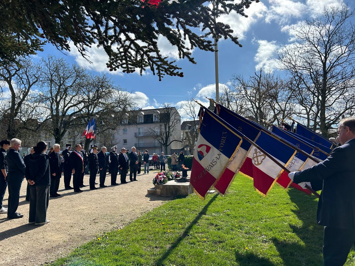 DMD_41's tweet photo. 🇫🇷 Cérémonie 🇫🇷

La #cérémonie de la journée nationale du souvenir et du recueillement, à la mémoire des victimes civiles et militaires de la guerre d'Algérie, des combats en Tunisie et au Maroc s’est déroulée ce matin à Blois. https://t.co/GlUbj9DCjk