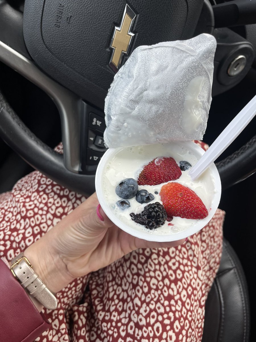 If you want to accelerate academically and athletically do these FIVE things: 🔹20g of protein within 20-min of waking. Seriously you need to power up your day with protein at BREAKFAST! Grab some yogurt and berries and hit the road! 🔹10 oz of H20 within 10-min of waking.