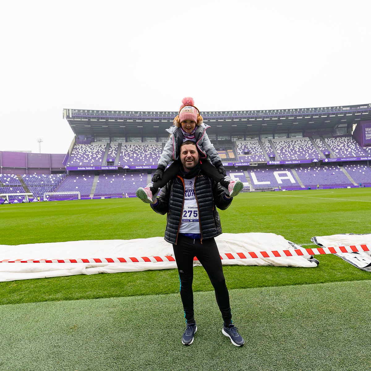Una pasión que se transmite de padres a hijos 👨‍👧‍👦

¡Feliz Día del Padre, Pucela Runners! 💜