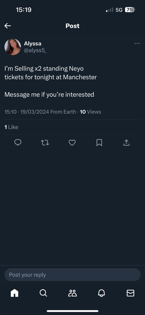 N_febfWESTLIFEx's tweet photo. Nobody buy from this girl; tried to scam me yesterday for two standing tickets for £70 in Glasgow! My bank stopped the transfer to her twice. Today she is now called something else. Yesterday she was Sarah for Glasgow tickets living in London. Now she’s this name… @NeYoCompound https://t.co/0UUTuXgZx3