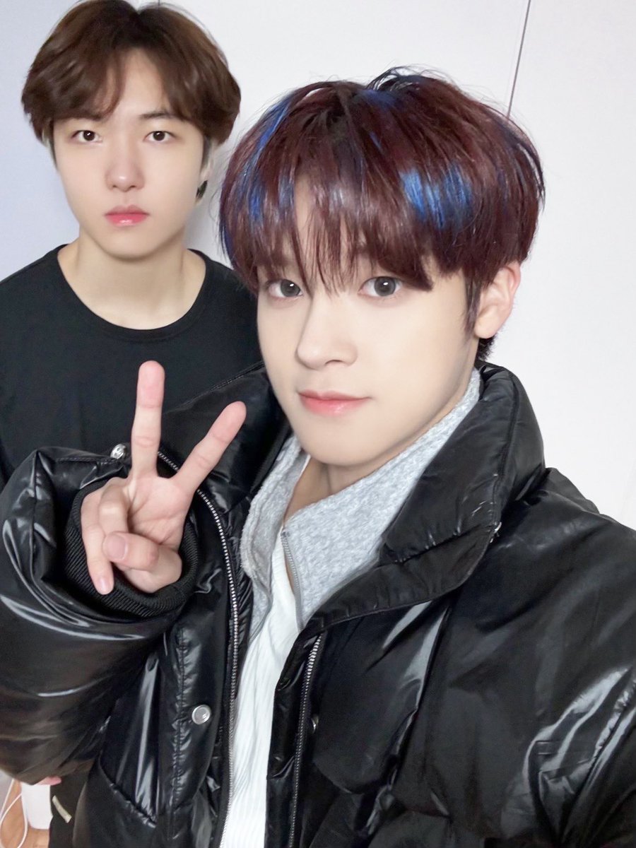 xikers_official's tweet photo. [#준민] 더쇼 끝나고 정훈이랑📸
#xikers #싸이커스 https://t.co/zQbfoIT6tL