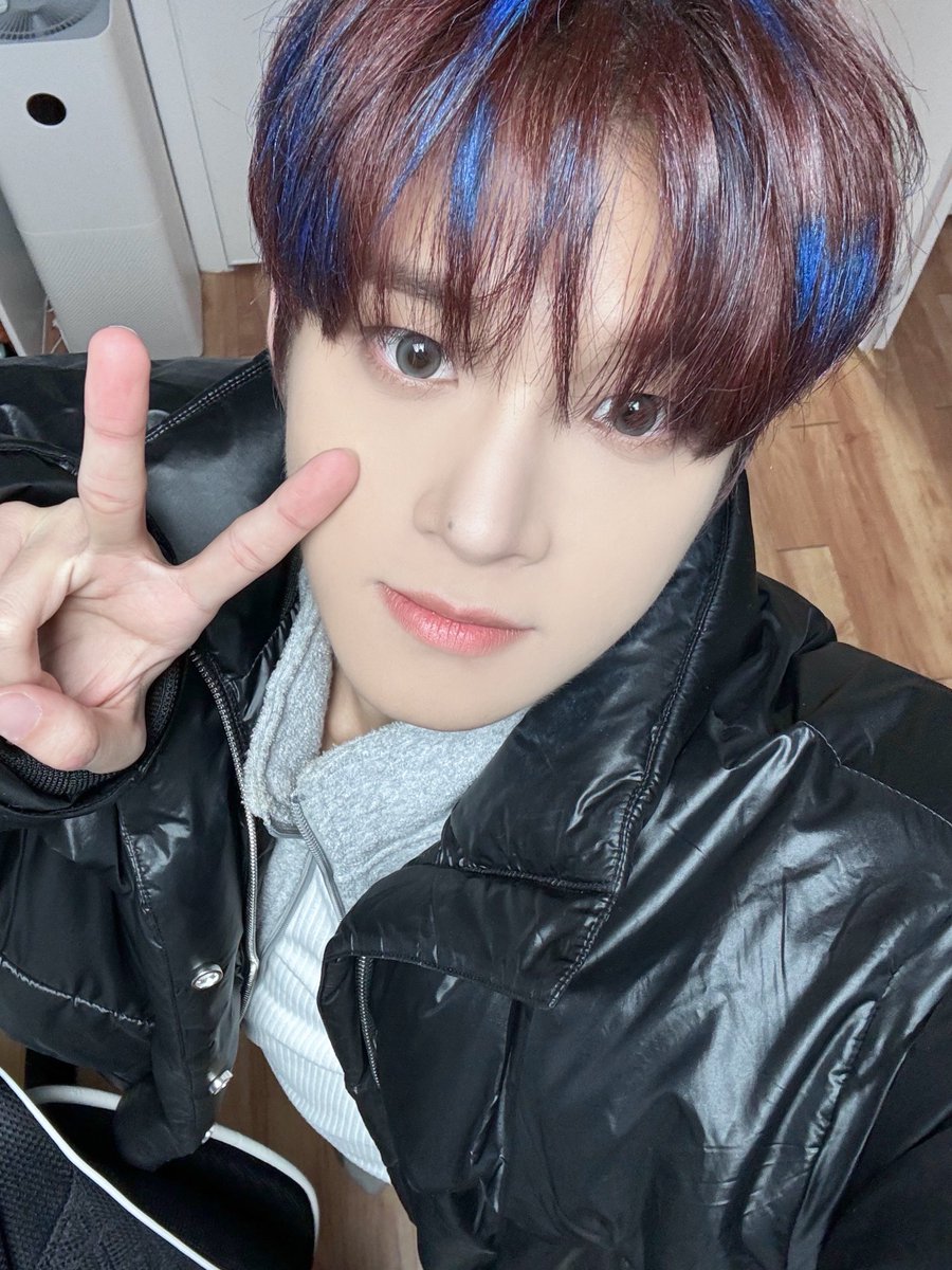 xikers_official's tweet photo. [#준민] 더쇼 끝나고 정훈이랑📸
#xikers #싸이커스 https://t.co/zQbfoIT6tL