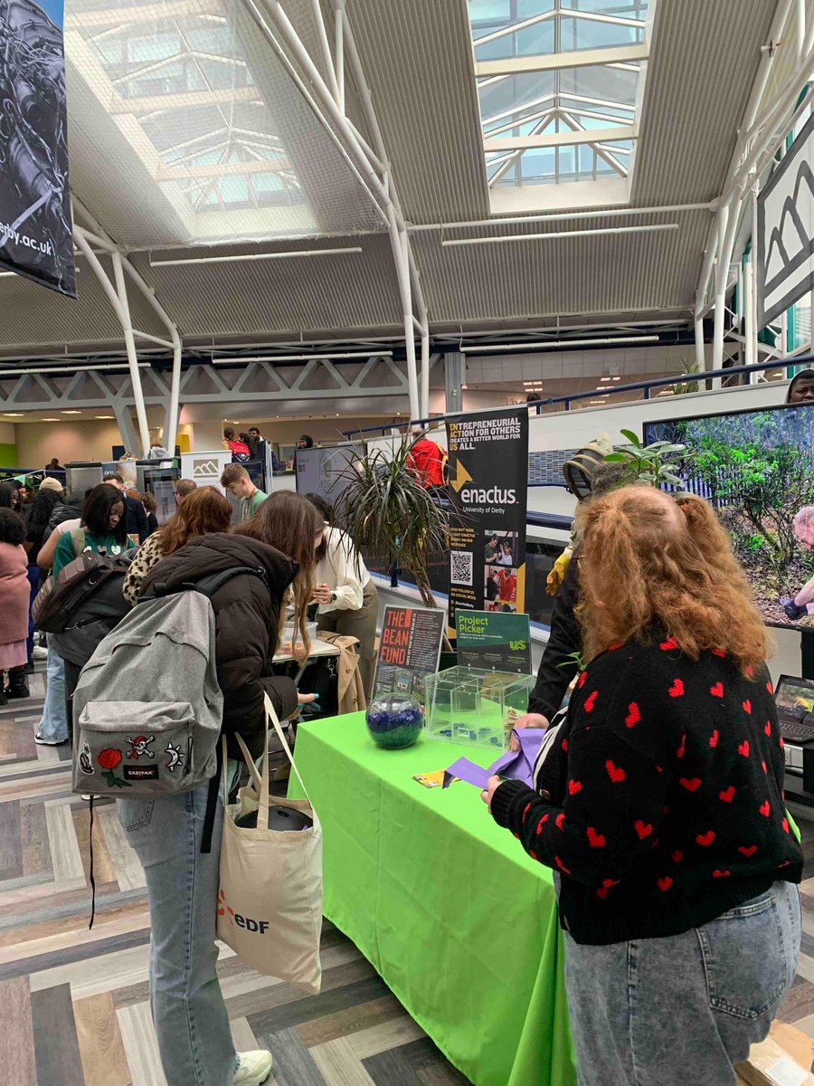 DerbyUni's tweet photo. As part of #GoGreenWeek, @DerbyUnion held a Sustainability Fair in our Kedleston Road Atrium earlier today. ๐
We were joined by a variety of organisations providing information on recycling, Fairtrade, sustainable travel, water conservation and much more. โป๏ธ๐ https://t.co/TnyE7rkQYN