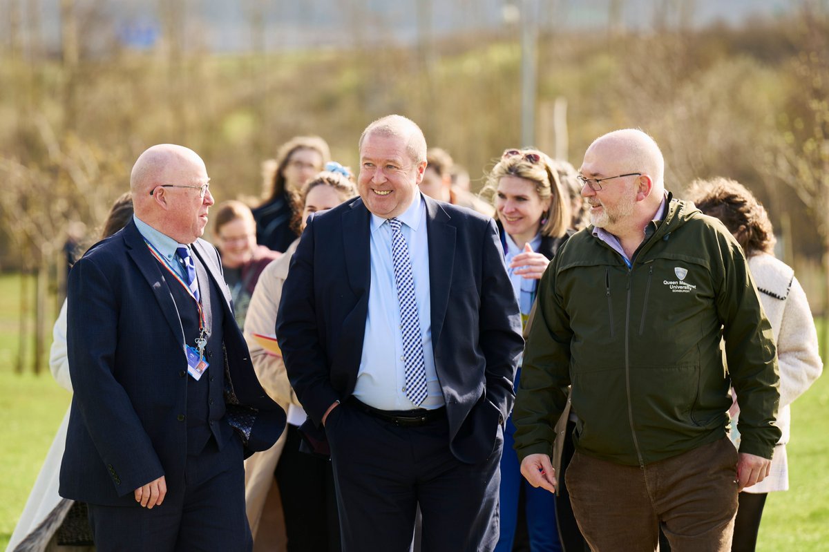 🤩 Delighted to open @QMUniversity's Outdoor Learning Hub & Discovery Trail. 🌲 These will improve students' understanding of outdoor learning & the teaching profession. 🎓 Yet another example of innovation and sustainability from our universities.