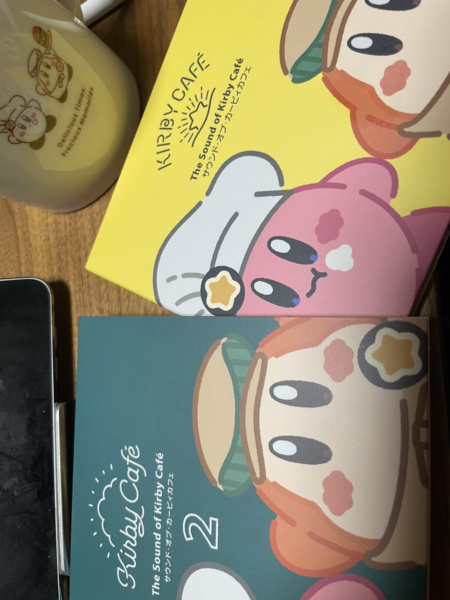 カービィカフェのサントラとマグカップー!
カフェ入った途端のBGMが懐かしさと新鮮さにやられた! 