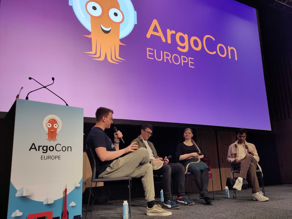 Were you there for the Argo for ML panel today? #argocon #KubeConEU 

👋 J.P. Zivalich, Elliot Gunton, Alina Schmidt, and Sambhav Kothari!