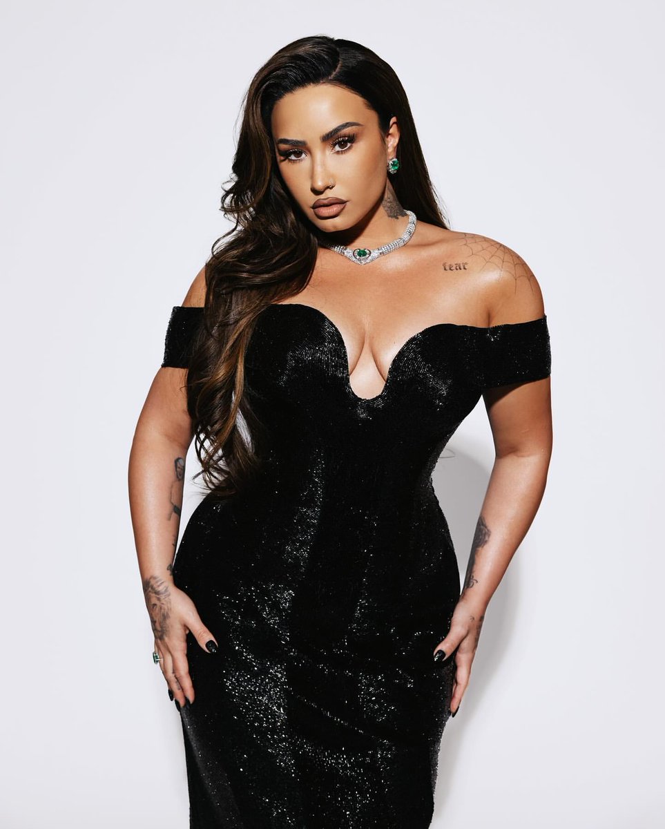 demilovatobr tweet picture