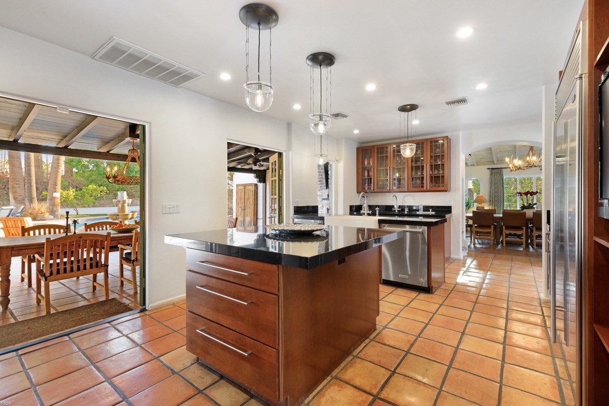 🌴✨ Elevate Your #Coachella Experience at The Lucy House in Palm Springs! 

👫 Secure your spot for the ultimate weekend getaway 4/12-16 for $5828 + $200 Concierge Services like Round-trip transportation available! 🚗 #SquadGoals #LuxuryTravel #PalmSprings #BookNow