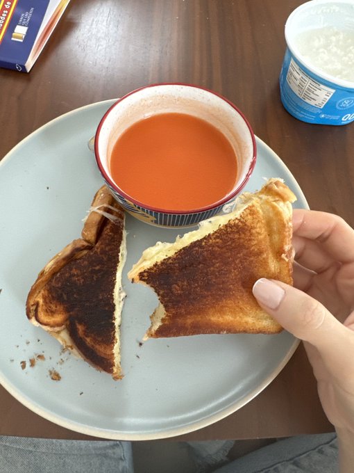 Watch Molly Pills's leaked NSFW photo on TwXstars