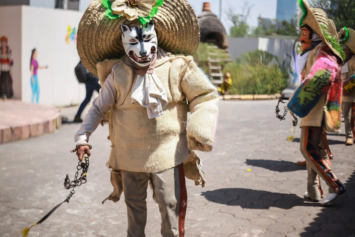 En <a href="/CC_LosPinos/">Complejo Cultural Los Pinos</a>, se alzó la voz en defensa de las semillas originarias, con la presencia de la activista <a href="/drvandanashiva/">Dr. Vandana Shiva</a>

🔗 acortar.link/ugbiNB