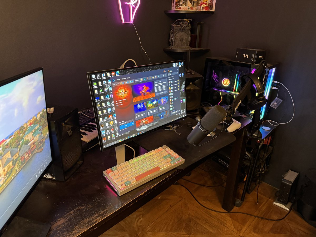 @MisterFlak 5. This is my setup atm - PC specs: i9-12900k, RTX 3080ti, 1000w platinum PSU. 

On idle my pc probably draws around 200w which means I could run it for about 10 hours on the gizzu. 

Under heavy load we’re at about 450w-550w which means about 3 and a half hours - 4 hours.