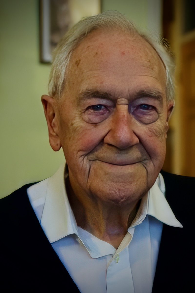 We're sad to hear John Bell has passed away.

We interviewed John in 2018 &amp; he described dropping a Tallboy bomb on the  V2 bunker at Wizernes, France. 

“I watched it all the way down ... [it] suddenly exploded alongside the dome ... and I shouted out BULLSEYE!”