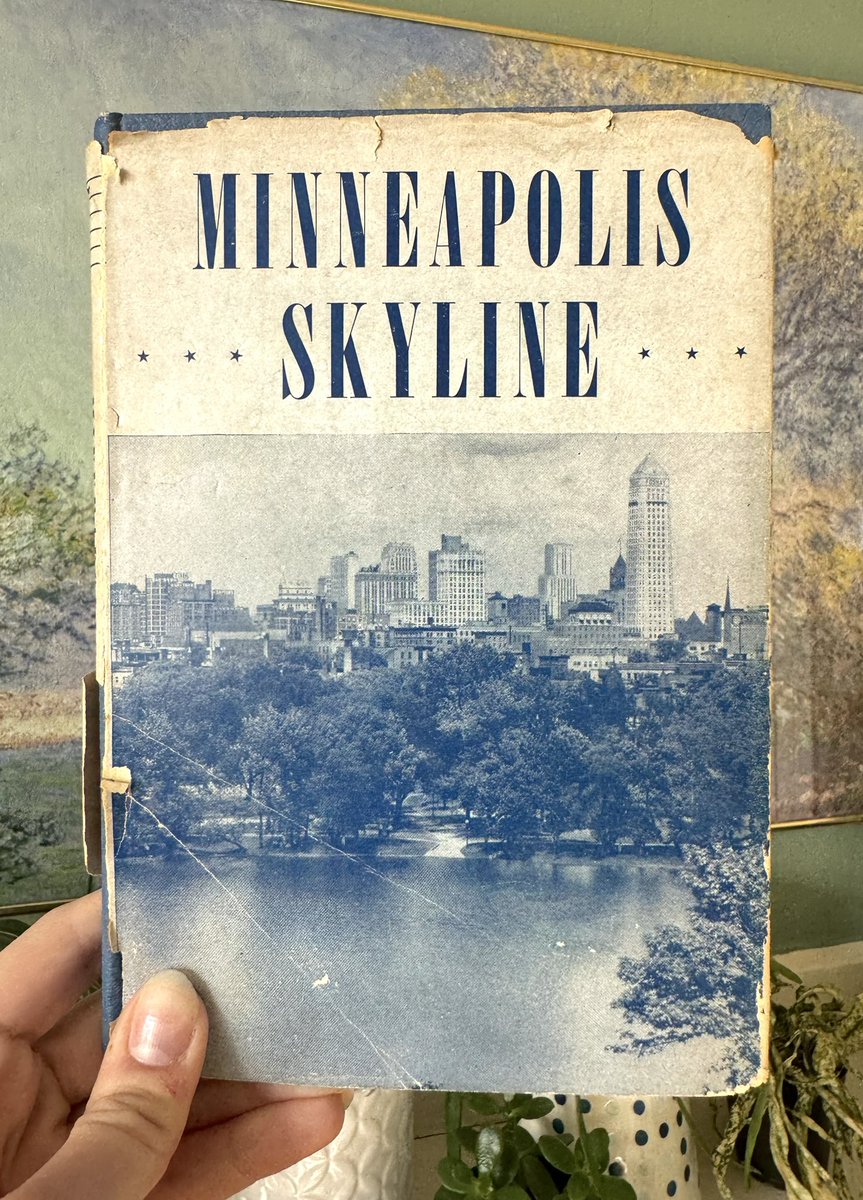 _AudreyKennedy's tweet image. found a lovely book of Minneapolis poetry from 1940 a few weeks ago and I can’t stop thinking about it, so here are some of my favorites that remind me how people have loved this city and its beauty for far longer than I’ve been alive
(1/6)