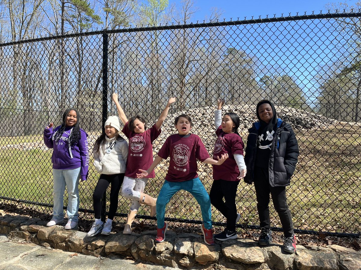 MAJ students were full steam ahead with hands on experiences at the Rock Eagle 4-H Center. Students delved into orienteering, lake ecology, and herpetology! @APS_Gifted @APSMAJ_Elem