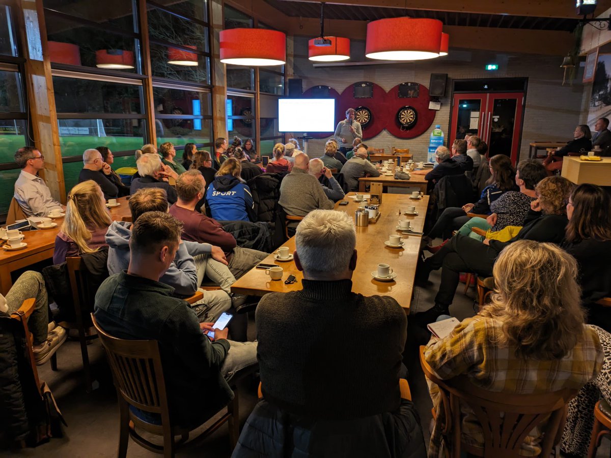 Volle kantine bij <a href="/svtynaarlo/">S.V.Tynaarlo</a> vanavond om het te hebben over een veilig en positief sportklimaat. Dank aan Erik Beuker <a href="/nocnsf/">NOC*NSF</a> voor zijn bijdrage over de basisvoorwaarden voor sociale veiligheid. #DrentseWeekvdVeiligeSport