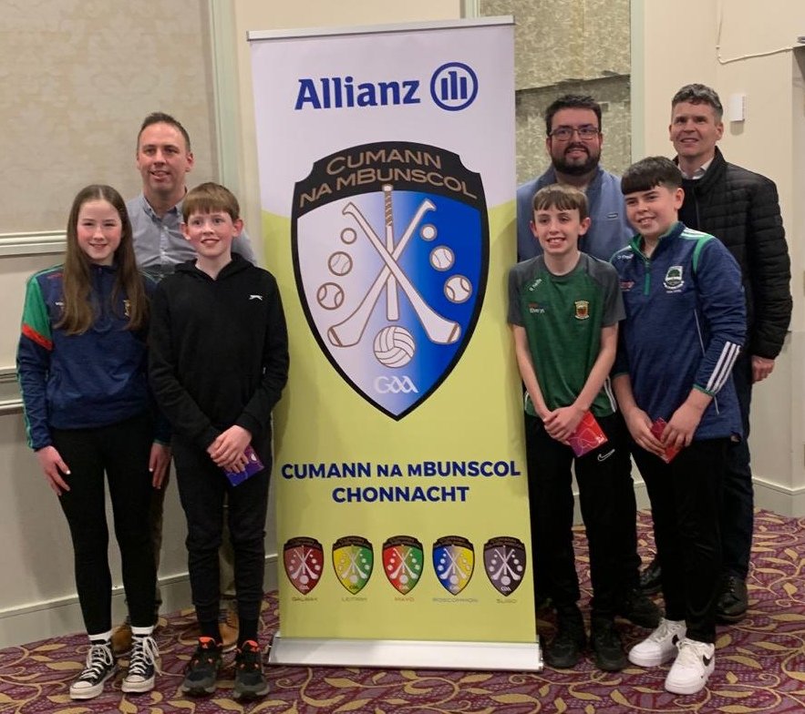 Congratulations to @SAttracta #Ballaghaderreen quiz team - Crowned Connacht Champions @Allianz @ConnachtCnamB Primary Schools' Quiz Final tonight. Big shout out to their teacher, Mr. Hughes & their proud families. @MayoCnmB @BealachanDoirin @radiomidwest @WesternPeople