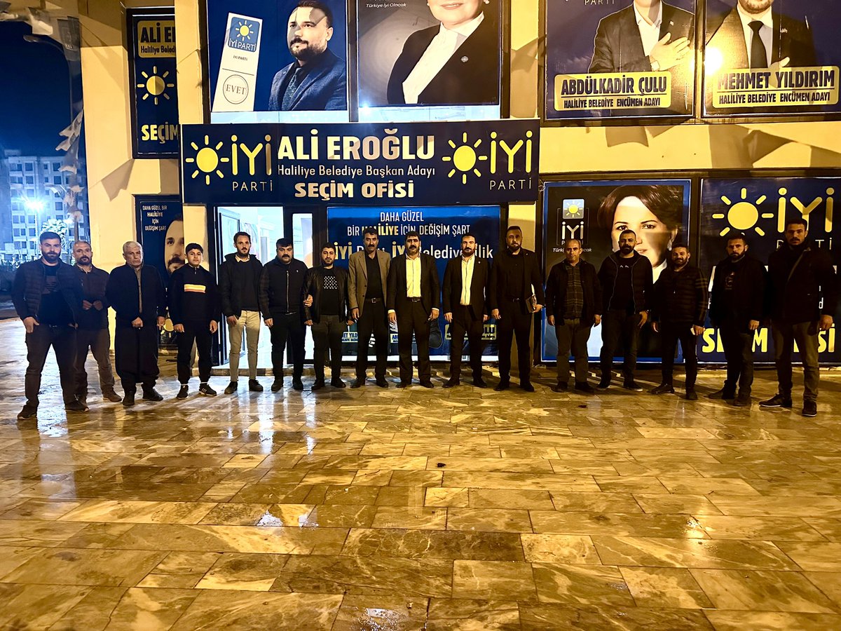 AliErogllu's tweet photo. 📍 Seçim ofisi 
🕰️23 :20 

Misafirlerimizi ağırlamaya devam ediyoruz, ziyaretimize gelen #Baydilli ve #sayık ailesine desteklerinden ötürü teşekkür ederiz.. birlikte başaracağız.. #haliliyebelediyebaşkanadayı #alieroğlu @emin_yetim @polat_ozbal @ffatihoguz @AvAliArusoglu @HalilAslan63_ @Mehmetyldrmm_ @TubaDgrhzr @emelsevim @sabrieroglu14 @erogluati1907