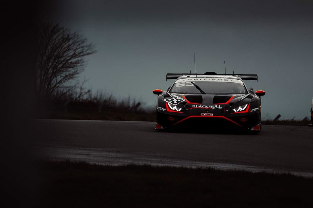 Doesn't the <a href="/BarwellMotorSpt/">Barwell Motorsport</a> Lamborghini look menacing 😈