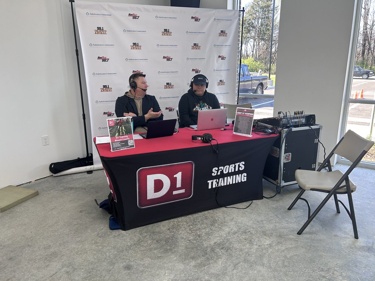 The Sports Animal is in the house today at D1 Blount! 
<a href="/WillWestWNML/">Will West</a> <a href="/TylerIvens/">Tyler Ivens</a> <a href="/tyler/">Tyler Winklevoss</a>