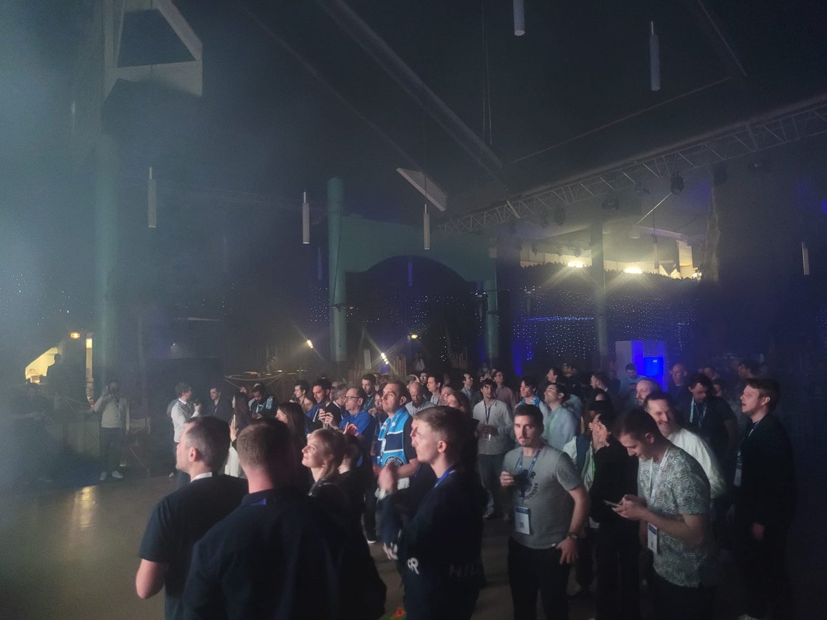 OVHcloud's tweet photo. What an incredible event!…And now it's time for music and dancing with @KungsMusic 🎶🎧 to close #PaaSForward all together! 🎉⭐ https://t.co/zLHXLL5xhR