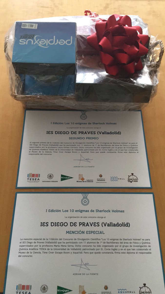 Bie_Praves's tweet photo. El alumnado de 1º #BIEPraves ha participado en el concurso 10 retos de Sherlock Holmes. Dirigidos por sus profesoras de #Física y #Química Laura y María han ganado el 2° premio y la 1° mención especial ¡Felicidades! 
#LaCienciaMola https://t.co/lBGiQv8CZh