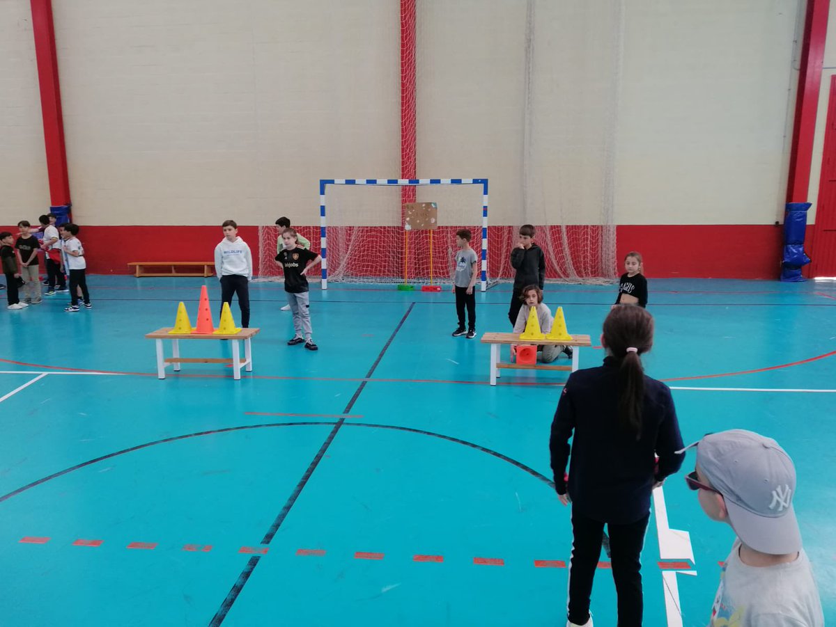 ceipcortesfront's tweet photo. Feria de juegos tradicionales y de convivencia entre el alumnado de nuestro centro y del École Saint Joseph de Méan (Francia)
#ErasmusPlus #ErasmusPlusEs #MiErasmisPlus #MEPRural @cepronda https://t.co/PgbU9rlxc1